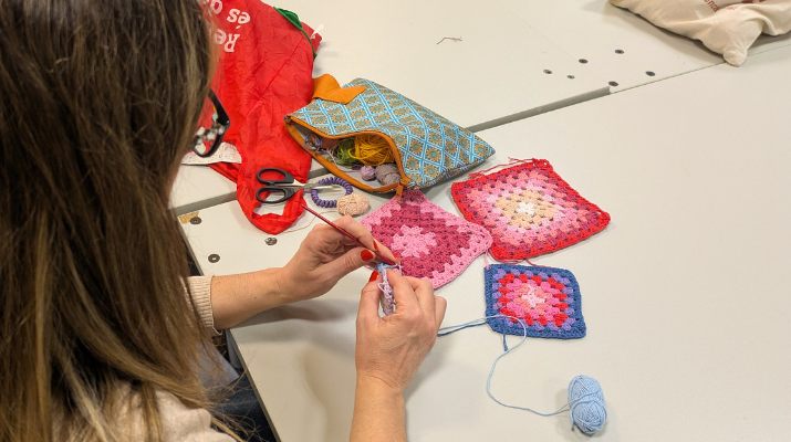 Fet a mà: granny square