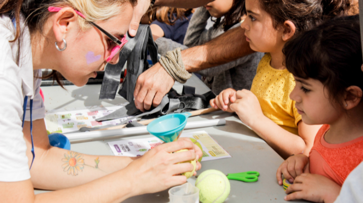 Tardes en família: Taller per crear malabars Tardes en família: Taller per crear malabars
