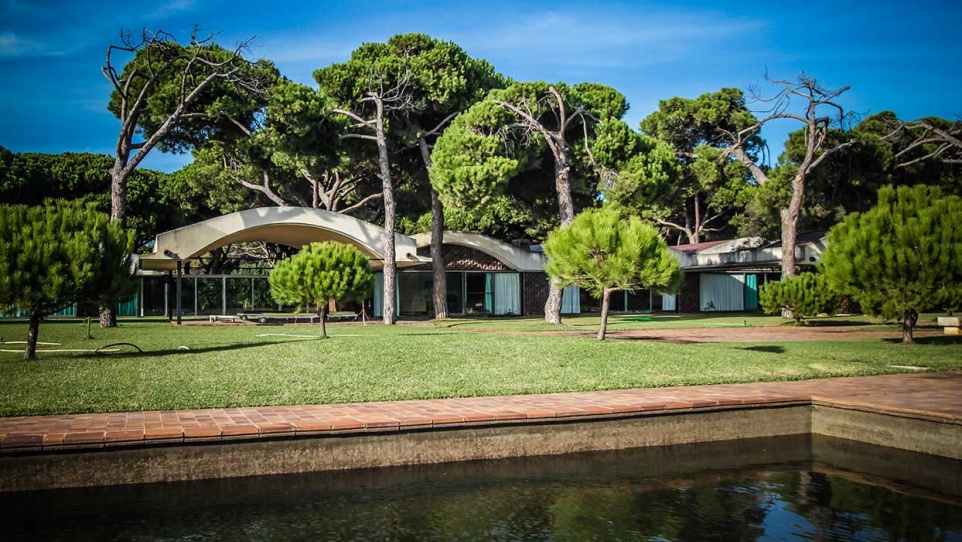 Casa Gomis, de l'arquitecte Bonet Castellana.