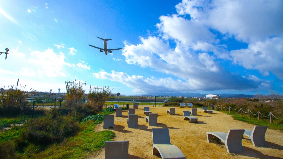 Mirador d'avions, bancs