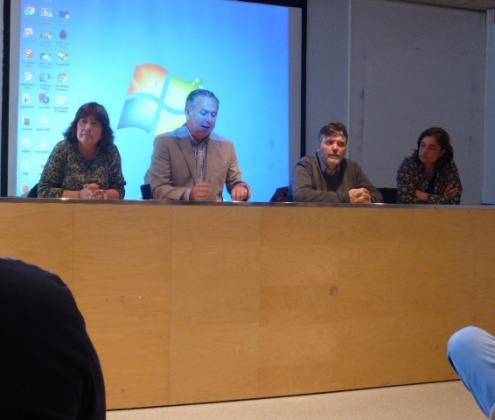 Signatura i presentació del conveni entre l'institut i l'entitat.