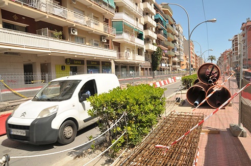 Obres a l'avinguda de la Verge de Montserrat.