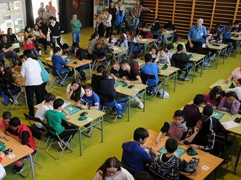 Dos alumnes i un institut del Prat, campions de scrabble escolar