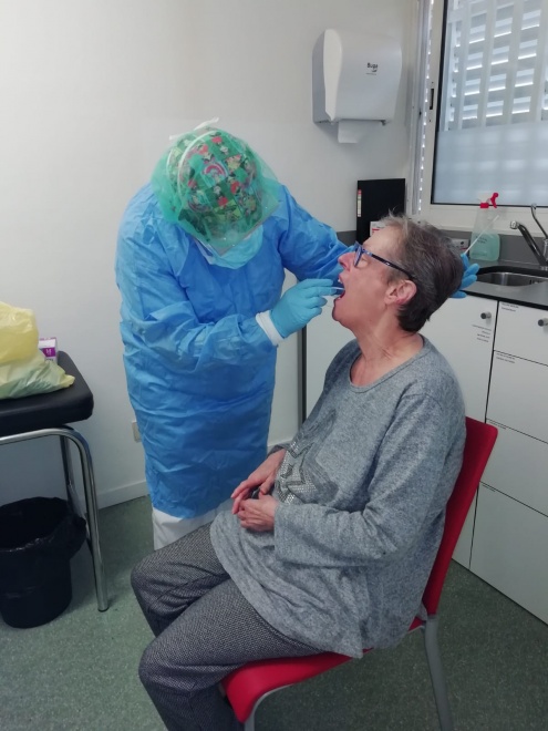 Test coronavirus a la residència municipal Penedès