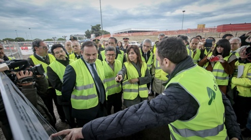 Ministre de Foment, directora d'ADIF i alcalde del Prat a l'aeroport Ministre de Foment, directora d'ADIF i alcalde del Prat a l'aeroport