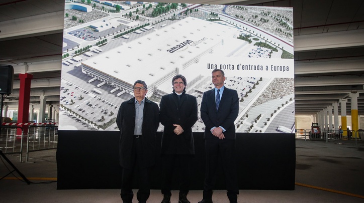 Tejedor, Puigdemont i Pattje, durant la visita a les obres del centre logístic.
