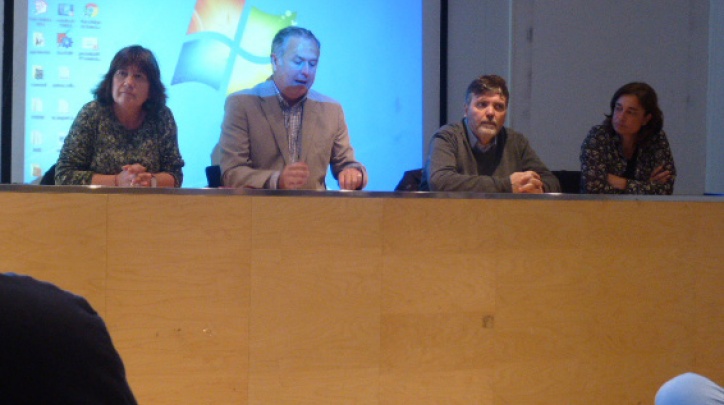 Signatura i presentació del conveni entre l'institut i l'entitat.