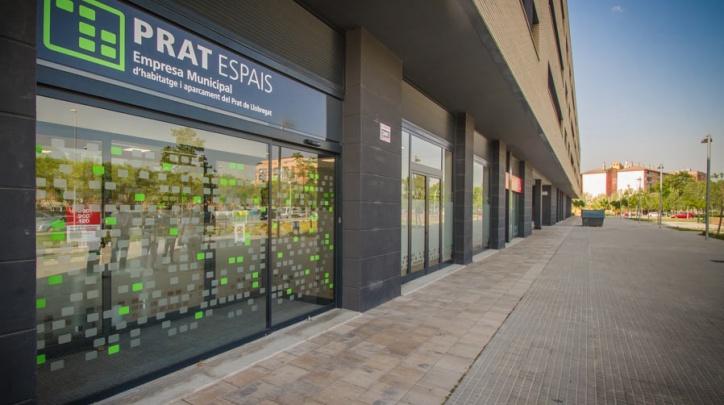 Oficina de Prat Espais, a l'av. de l'Onze de Setembre.