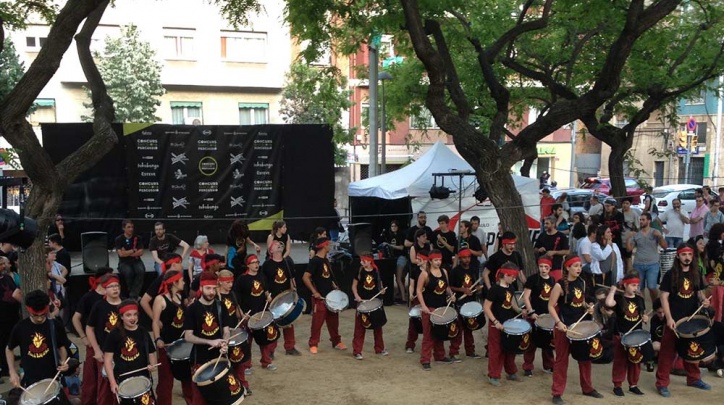 El grup pratenc durant la seva actuació a Barcelona.
