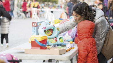 Mercat d'intercanvi de joguines al Prat.