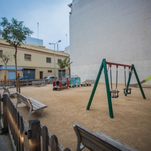 Parc infantil c. Jaume Casanovas amb c. Narcís Monturiol