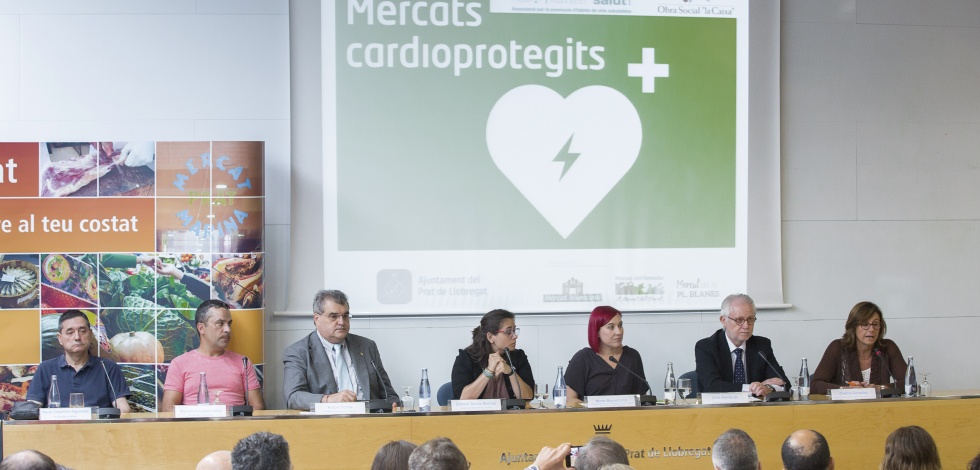 Els mercats del Prat (Mercat Municipal, Plaça Blanes i Remolar) estaran cardioprotegits amb la instal·lació de desfibril·ladors