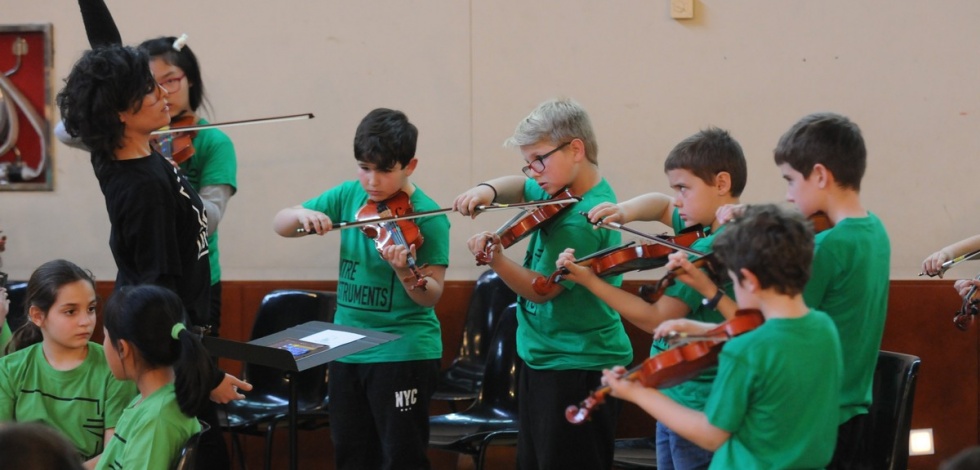 Alumnes del Prat, del programa Entreinstruments, a la Tocata del 20 de març de 2018.