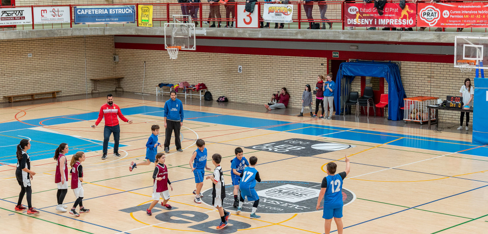 Jornada esportiva Juga Verd Play de bàsquet al CEM Estruch (2016)